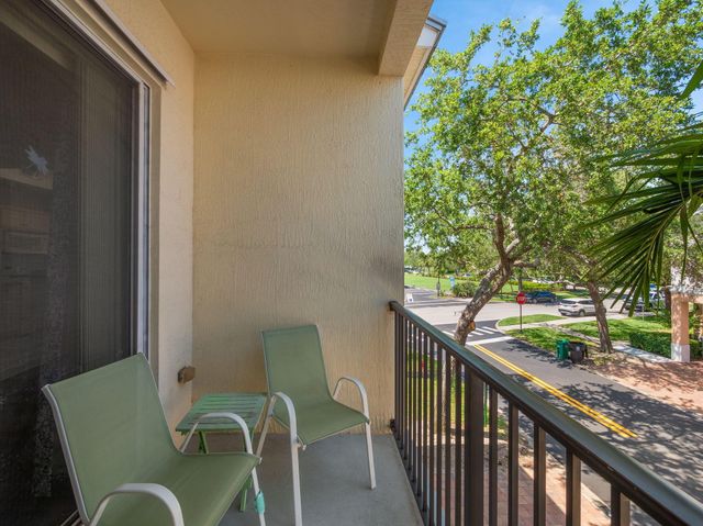 10520 SW Stephanie Way 2-202, Port St Lucie, FL 34987