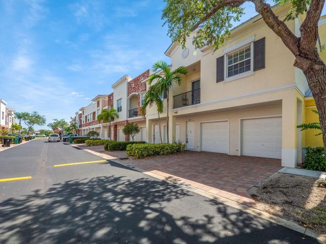 10520 SW Stephanie Way 2-202, Port St Lucie, FL 34987