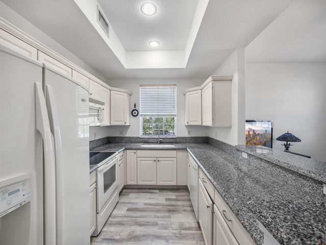 10520 SW Stephanie Way 2-202, Port St Lucie, FL 34987