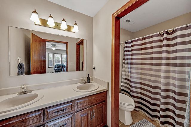 229 Normans LN, Troutville, VA 24175