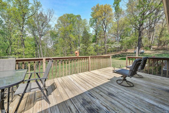 229 Normans LN, Troutville, VA 24175