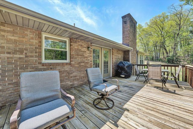 229 Normans LN, Troutville, VA 24175