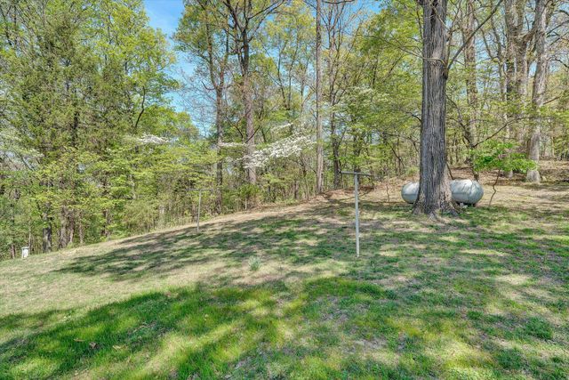 229 Normans LN, Troutville, VA 24175
