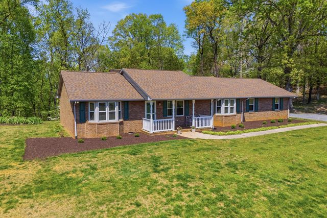 229 Normans LN, Troutville, VA 24175
