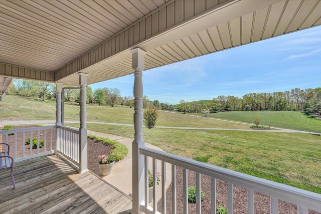 229 Normans LN, Troutville, VA 24175