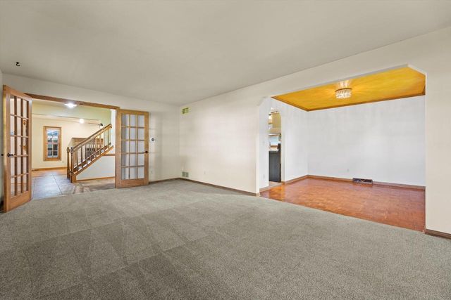 W143N10771 Wooded Hills DRIVE, Germantown, WI 53022