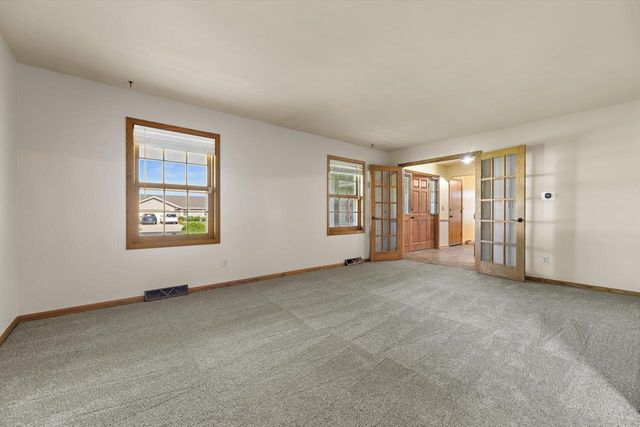 W143N10771 Wooded Hills DRIVE, Germantown, WI 53022