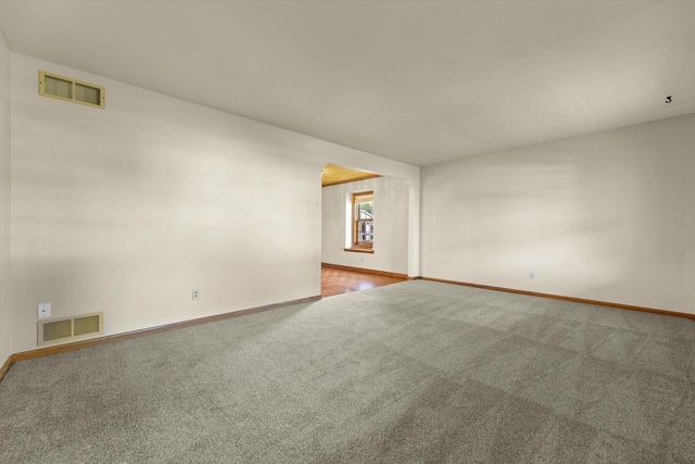 W143N10771 Wooded Hills DRIVE, Germantown, WI 53022