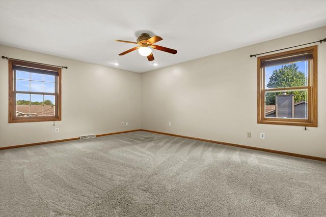 W143N10771 Wooded Hills DRIVE, Germantown, WI 53022