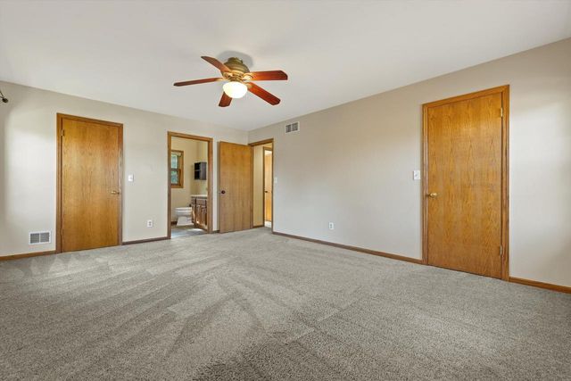 W143N10771 Wooded Hills DRIVE, Germantown, WI 53022