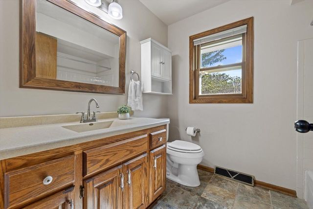 W143N10771 Wooded Hills DRIVE, Germantown, WI 53022