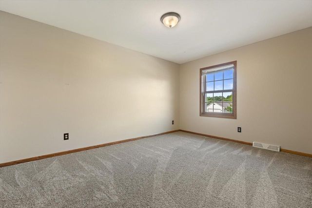 W143N10771 Wooded Hills DRIVE, Germantown, WI 53022