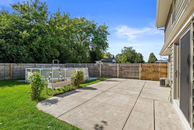 W143N10771 Wooded Hills DRIVE, Germantown, WI 53022