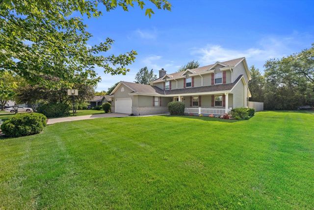 W143N10771 Wooded Hills DRIVE, Germantown, WI 53022
