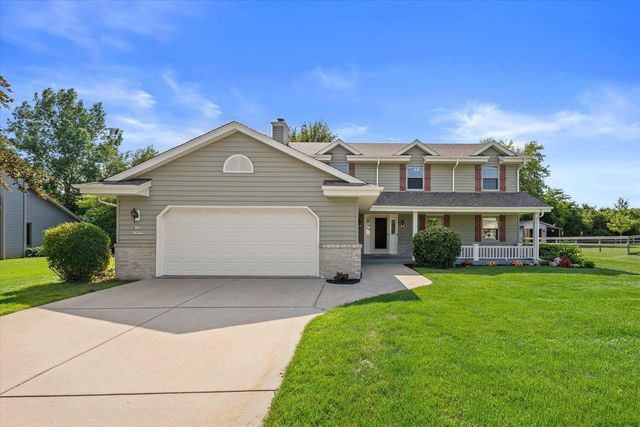 W143N10771 Wooded Hills DRIVE, Germantown, WI 53022