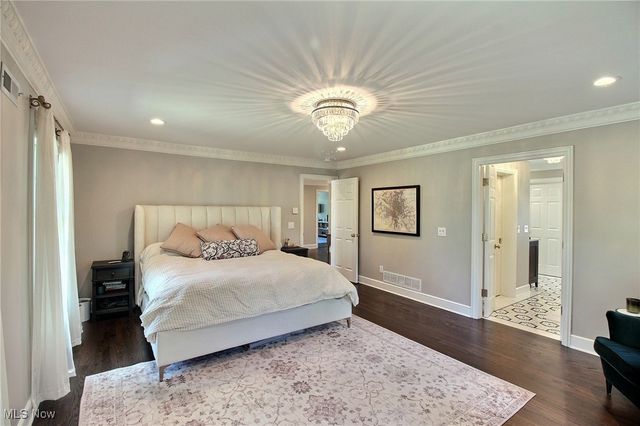 20962 Sydenham Road, Shaker Heights, OH 44122