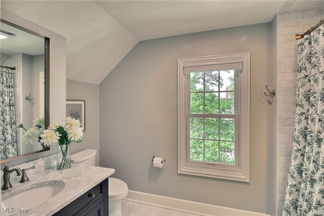 20962 Sydenham Road, Shaker Heights, OH 44122