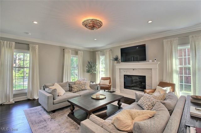 20962 Sydenham Road, Shaker Heights, OH 44122