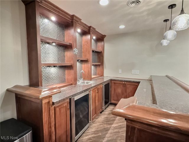 20962 Sydenham Road, Shaker Heights, OH 44122