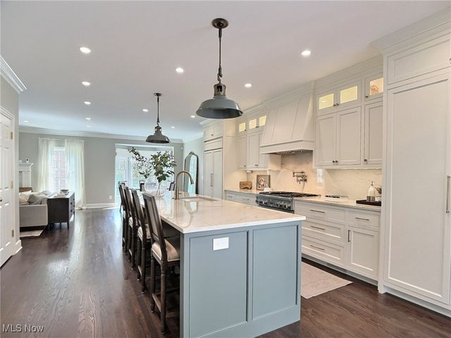 20962 Sydenham Road, Shaker Heights, OH 44122