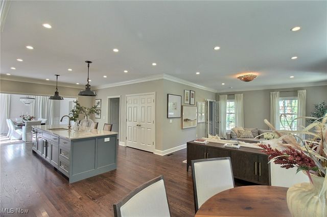 20962 Sydenham Road, Shaker Heights, OH 44122