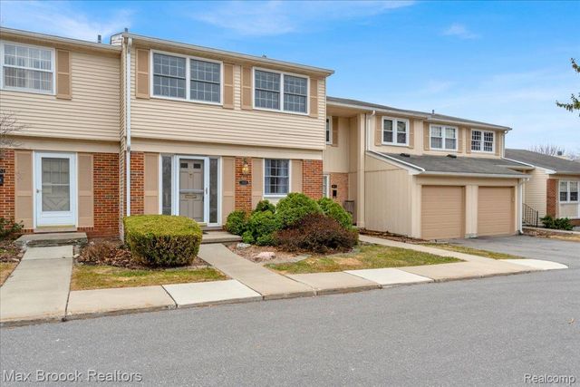 1613 Brentwood Drive, Troy, MI 48098