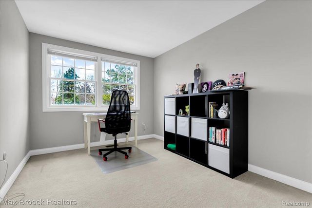 1613 Brentwood Drive, Troy, MI 48098