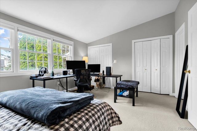 1613 Brentwood Drive, Troy, MI 48098