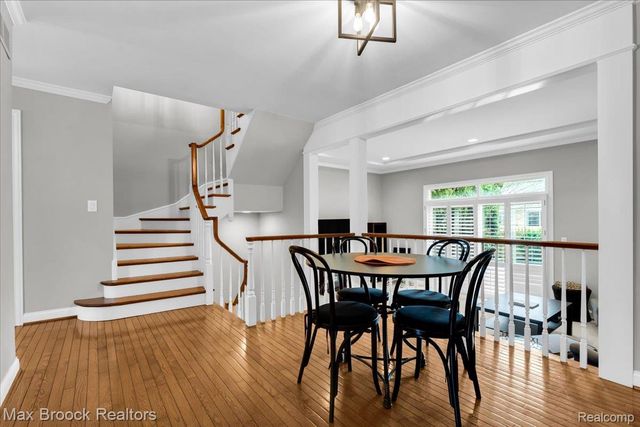 1613 Brentwood Drive, Troy, MI 48098