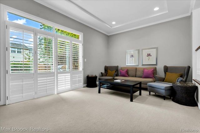 1613 Brentwood Drive, Troy, MI 48098