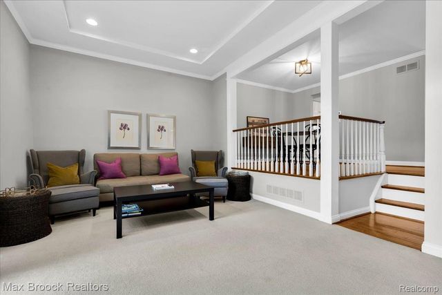 1613 Brentwood Drive, Troy, MI 48098