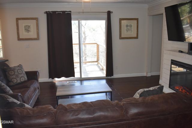 298 Lane Hollow Road, Sevierville, TN 37876