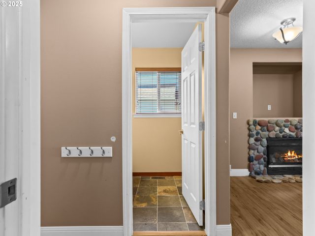 52407 Ne 14TH St, Scappoose, OR 97056