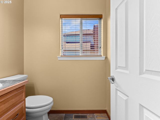 52407 Ne 14TH St, Scappoose, OR 97056