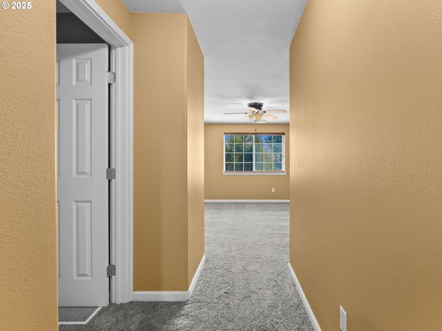 52407 Ne 14TH St, Scappoose, OR 97056