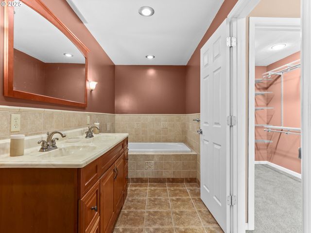 52407 Ne 14TH St, Scappoose, OR 97056