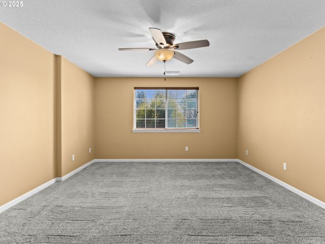 52407 Ne 14TH St, Scappoose, OR 97056