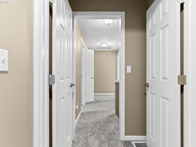 52407 Ne 14TH St, Scappoose, OR 97056