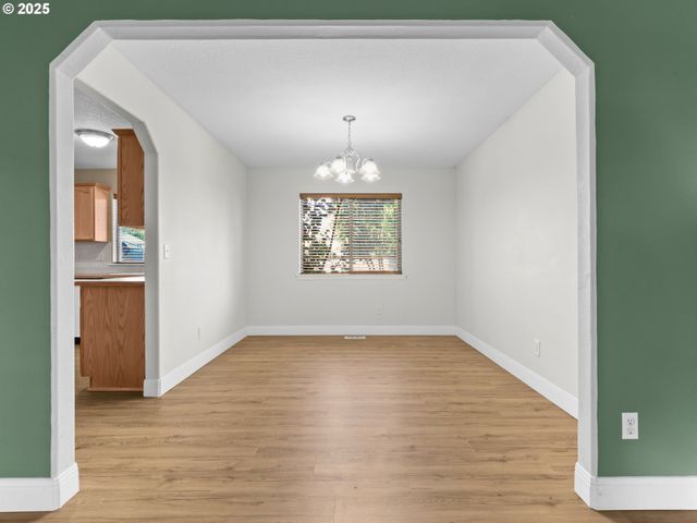 52407 Ne 14TH St, Scappoose, OR 97056