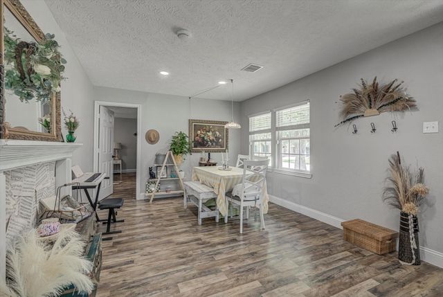 302 E Kay Street, Dayton, TX 77535