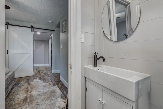 302 E Kay Street, Dayton, TX 77535