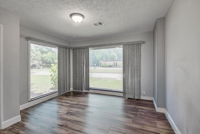 302 E Kay Street, Dayton, TX 77535