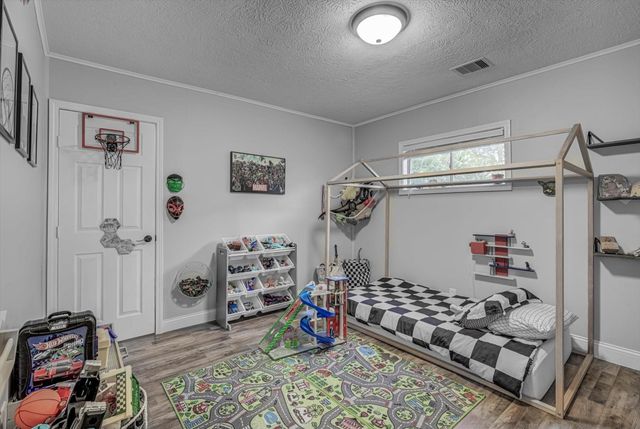 302 E Kay Street, Dayton, TX 77535