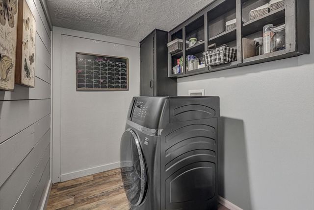 302 E Kay Street, Dayton, TX 77535