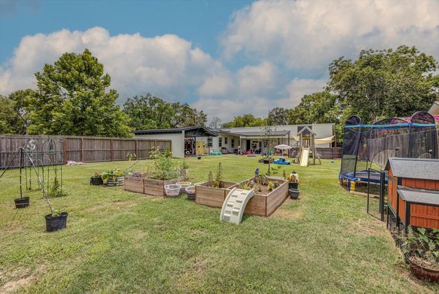 302 E Kay Street, Dayton, TX 77535