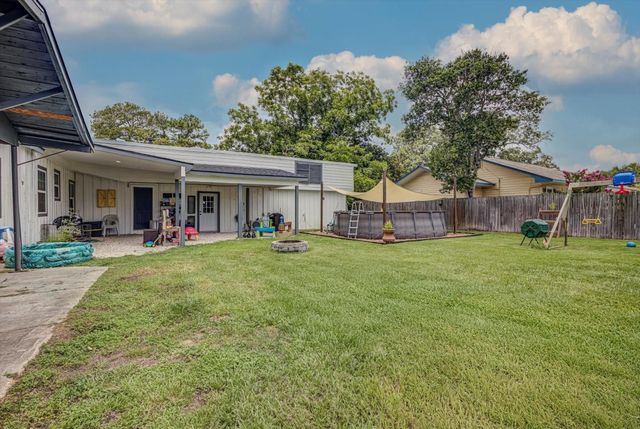 302 E Kay Street, Dayton, TX 77535