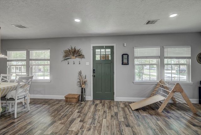 302 E Kay Street, Dayton, TX 77535