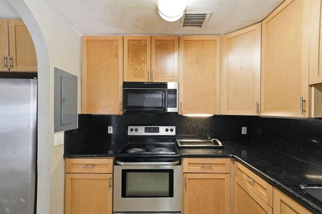 1060 NE 123rd Street, North Miami, FL 33161