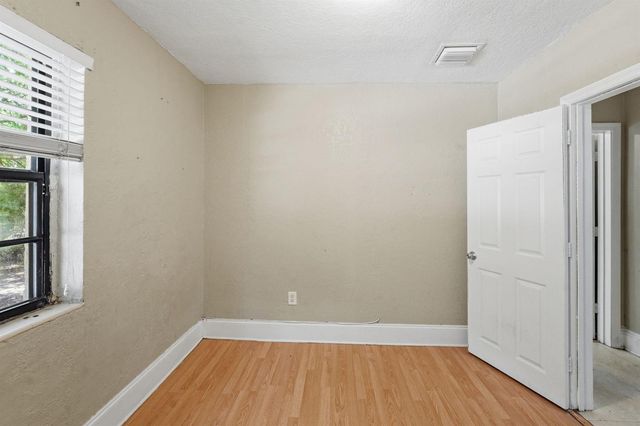 1060 NE 123rd Street, North Miami, FL 33161