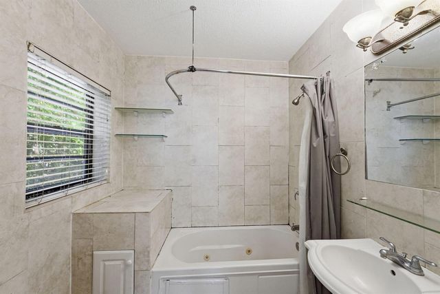 1060 NE 123rd Street, North Miami, FL 33161